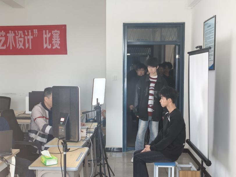 渝水职校两校区高效协同，顺利完成2026年高考信息采集工作